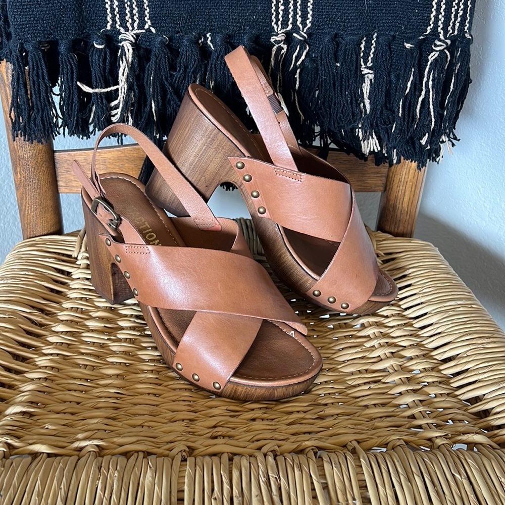 Kenneth Cole Reaction Womens Heels/wedges Size 7